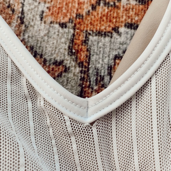 Kortni Jeane scoop back top - Picture 2 of 2